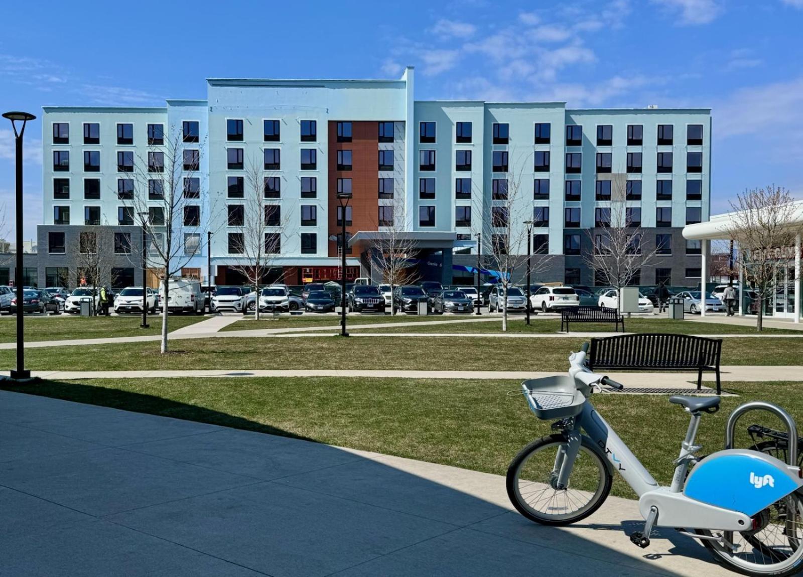 Hampton Inn & Suites Chicago Medical District Uic Exterior foto